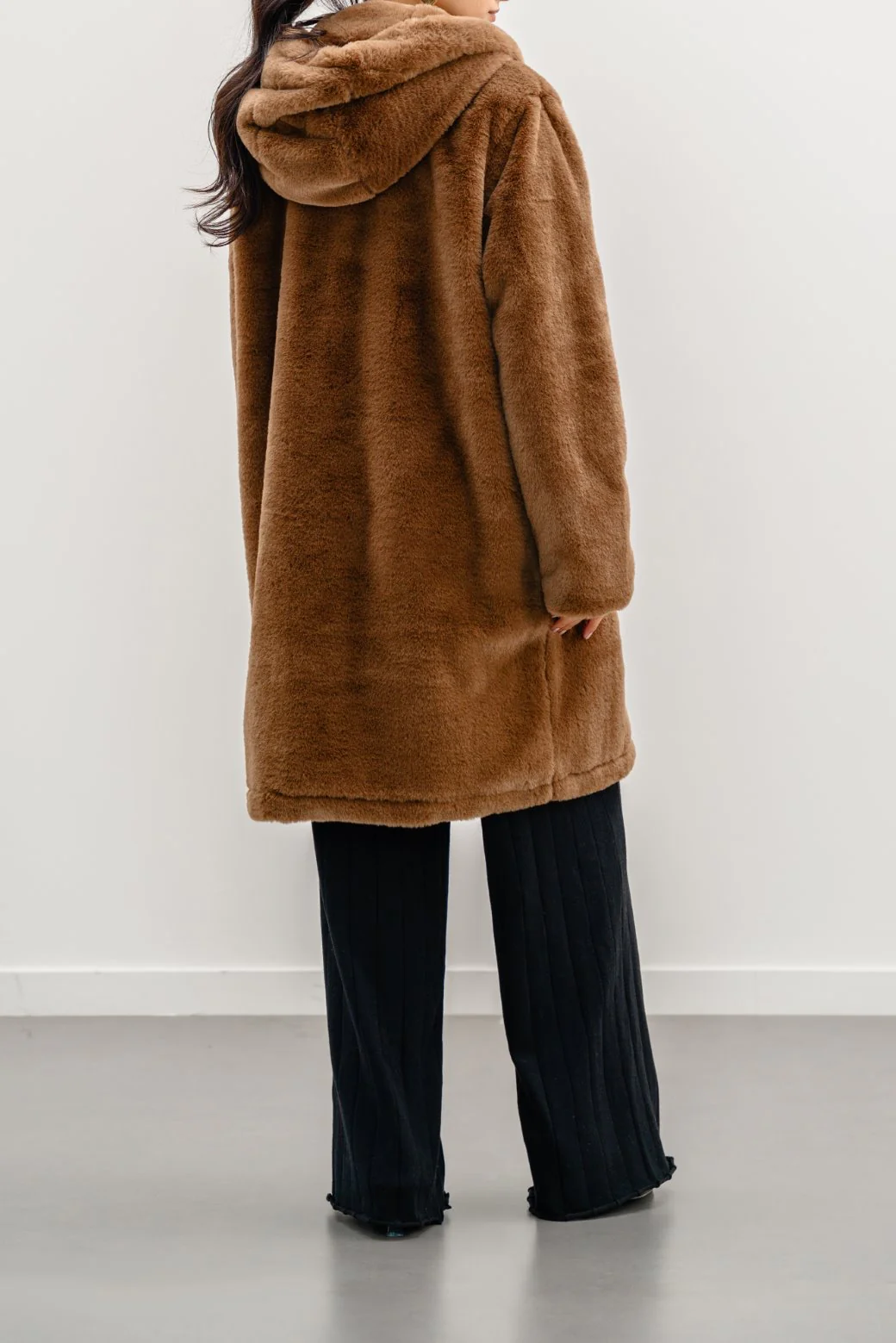 YBSWWT0001-BROWN-LONG-FUR-JACKET-8e6341_5
