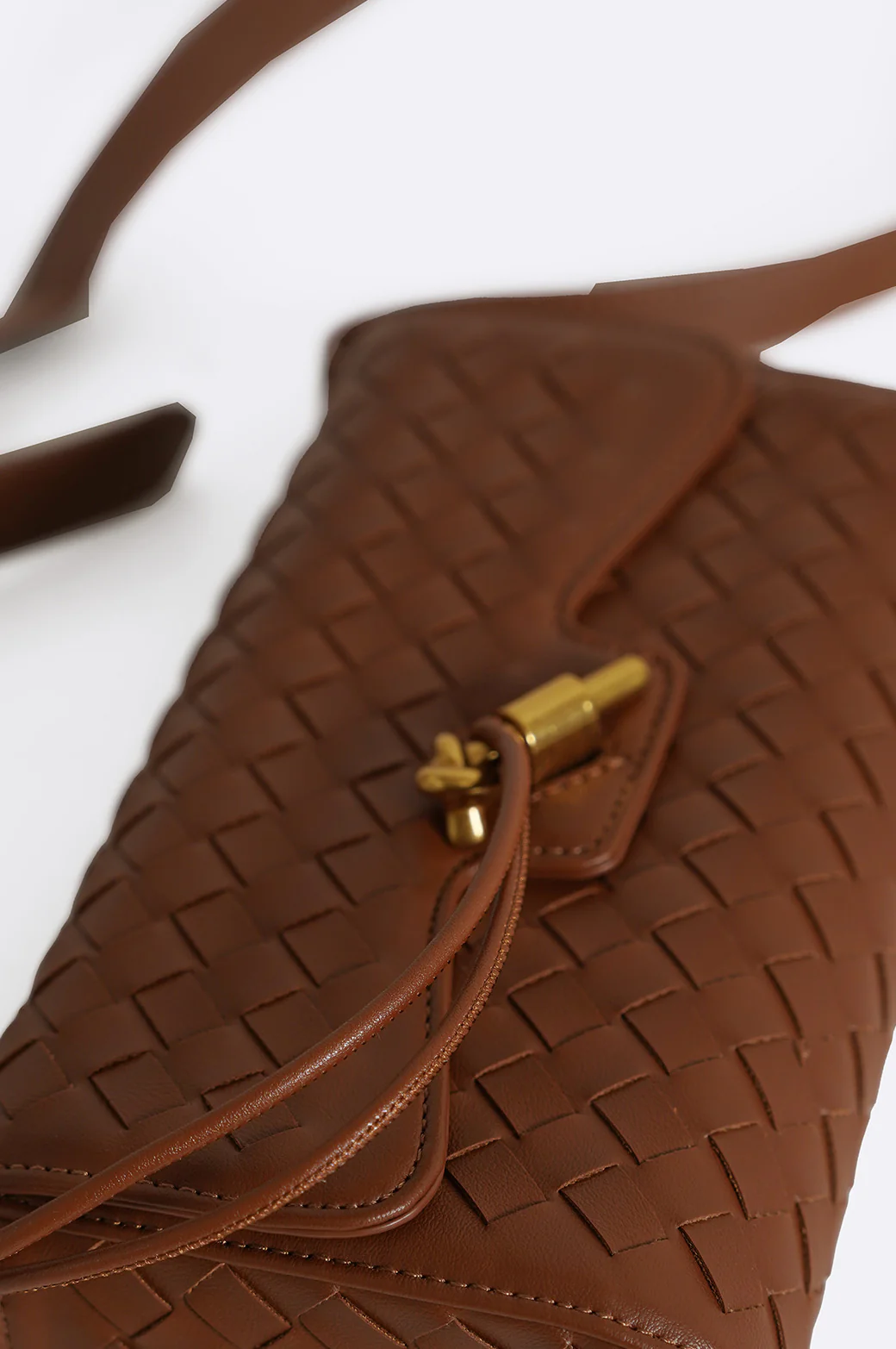 WCW24BG001-TAN-CROSSBODY-BAG-60311d_1