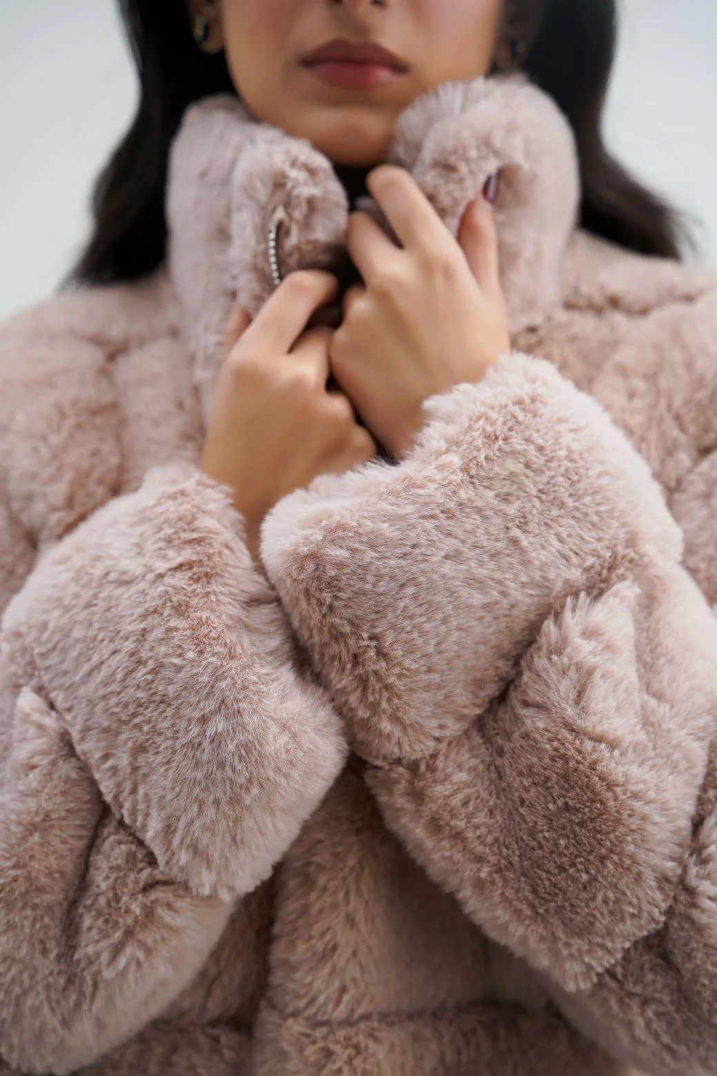 YBSWFT0001-BEIGE-PLUSH-FUR-JACKET-b6917e_8